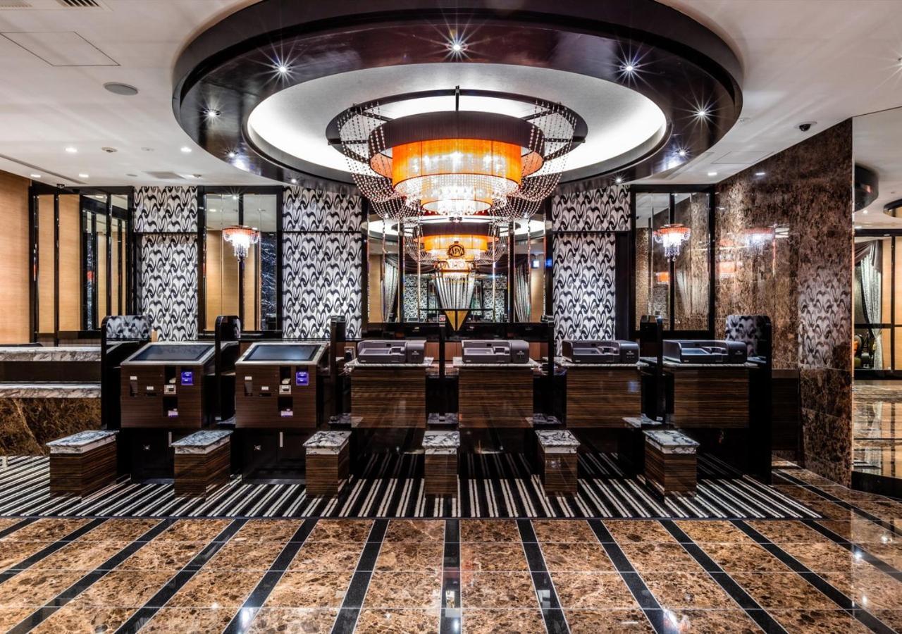 Apa Hotel Higashi Shinjuku Kabukicho Tower Tokyo Dış mekan fotoğraf